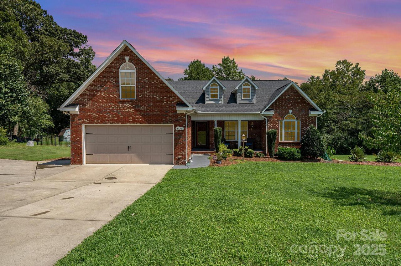 600 Old Hardin Rd., Dallas, NC 28034