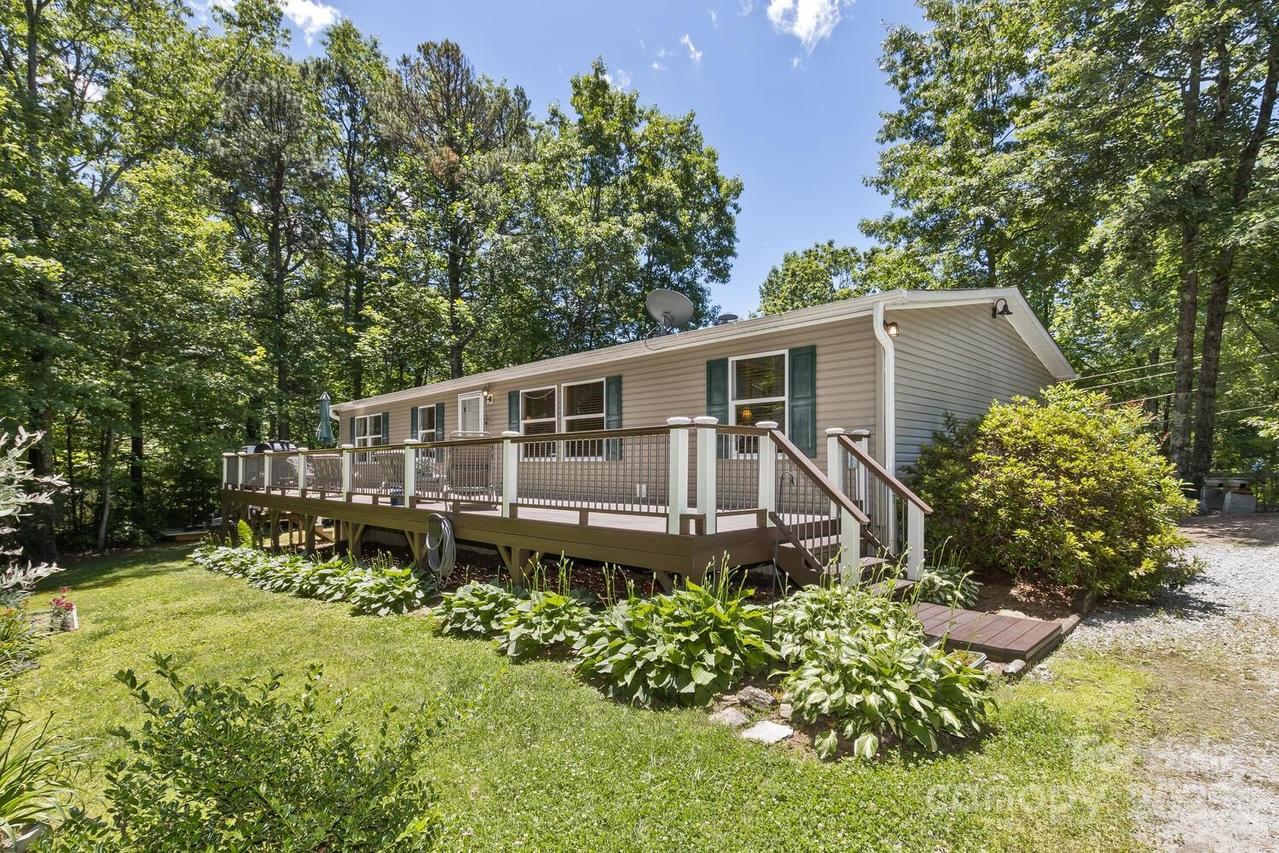 20 Howell Rd., Brevard, NC 28712