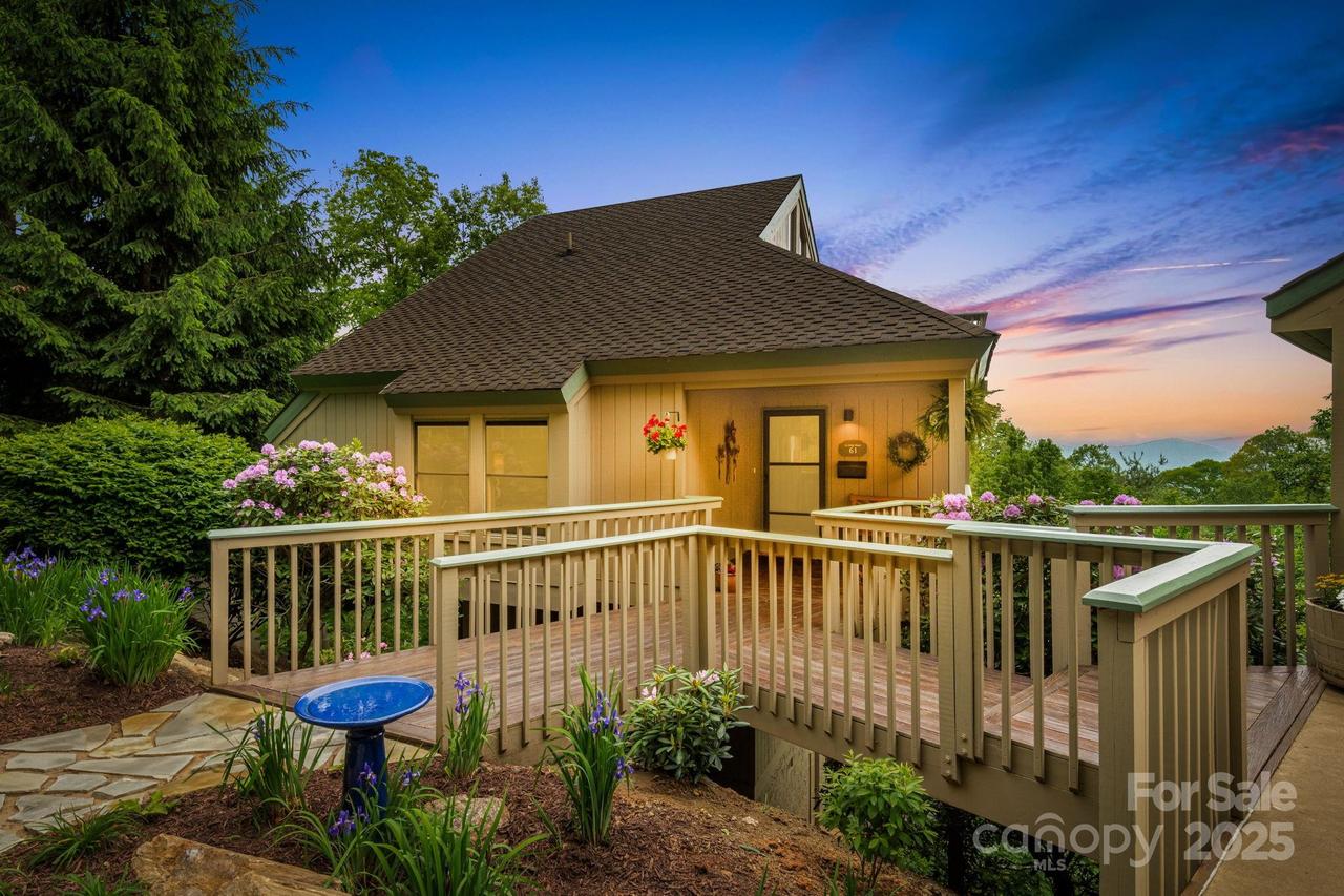 61 Ivy Ridge Rd., Burnsville, NC 28714