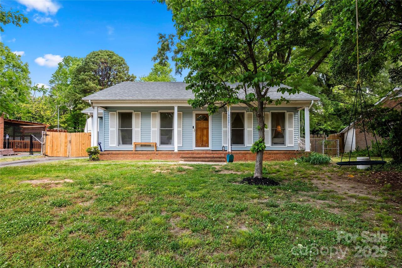 2635 Clover Hill Ln., Charlotte, NC 28215