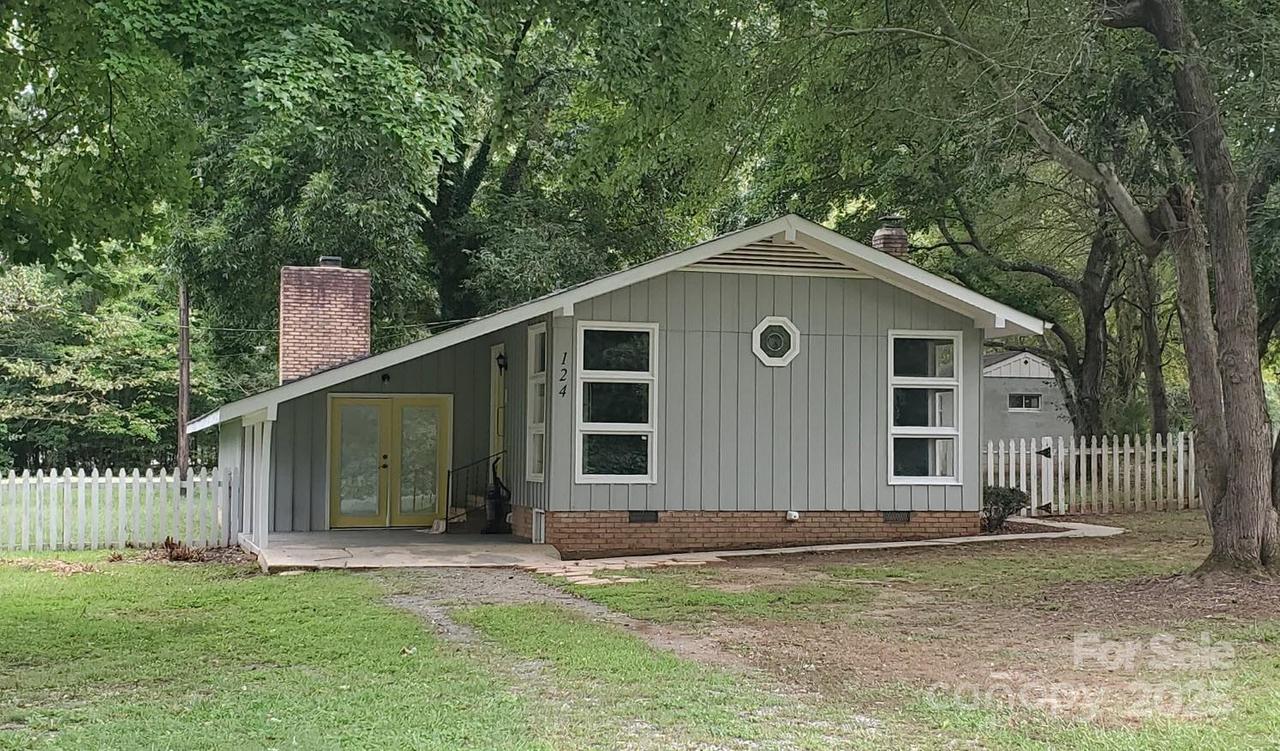 124 Roxie Ln., Belmont, NC 28012