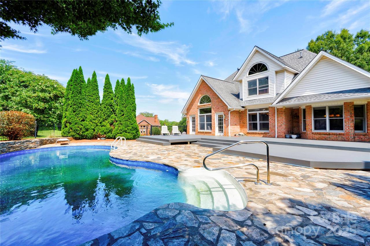 504 Johnsfield Rd., Shelby, NC 28150