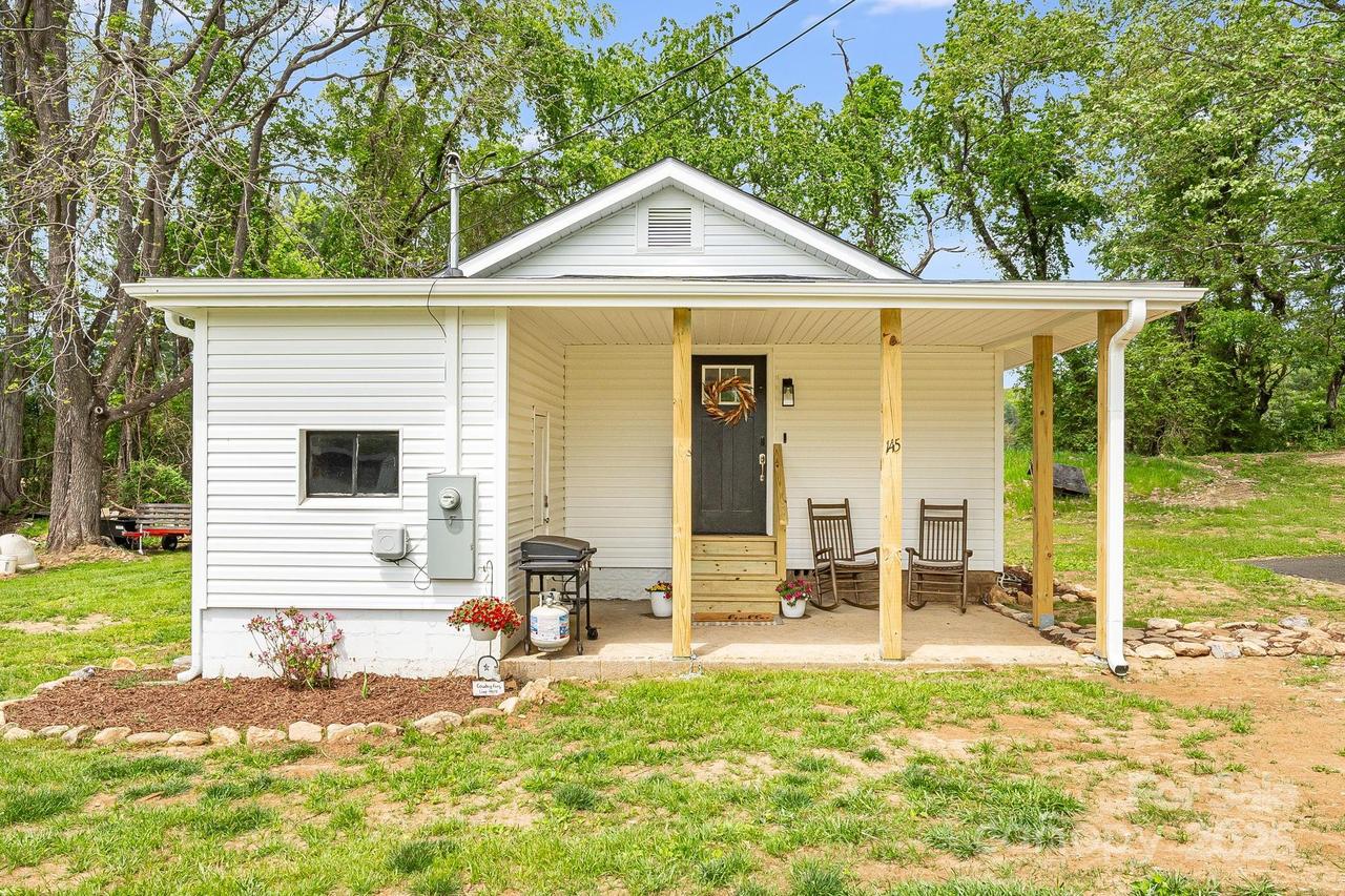 145 Avery St., Waynesville, NC 28786