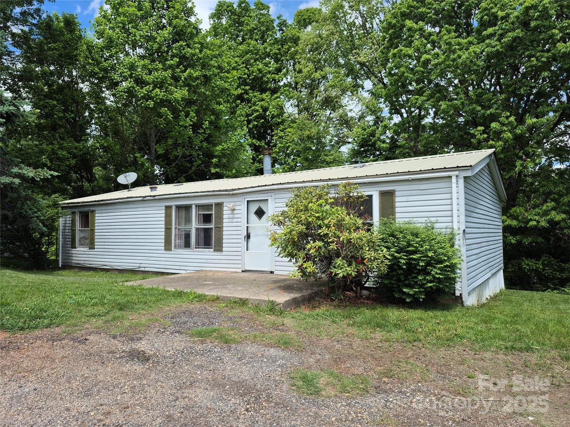 73 Green Acres Dr., Leicester, NC 28748
