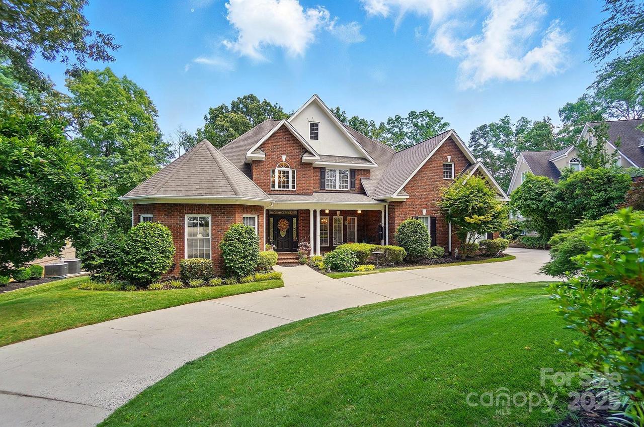5718 Bardsey Ct., Matthews, NC 28104