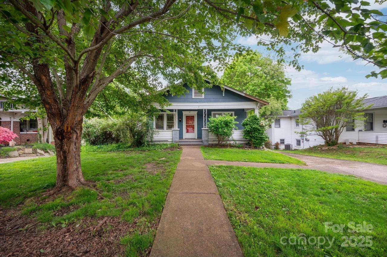 35 Baker Ave., Asheville, NC 28806