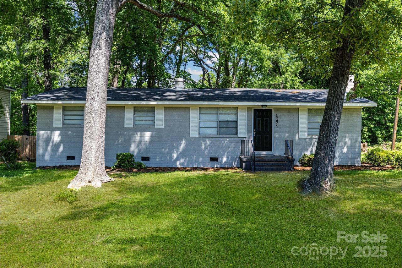 5221 Wales St., Charlotte, NC 28269