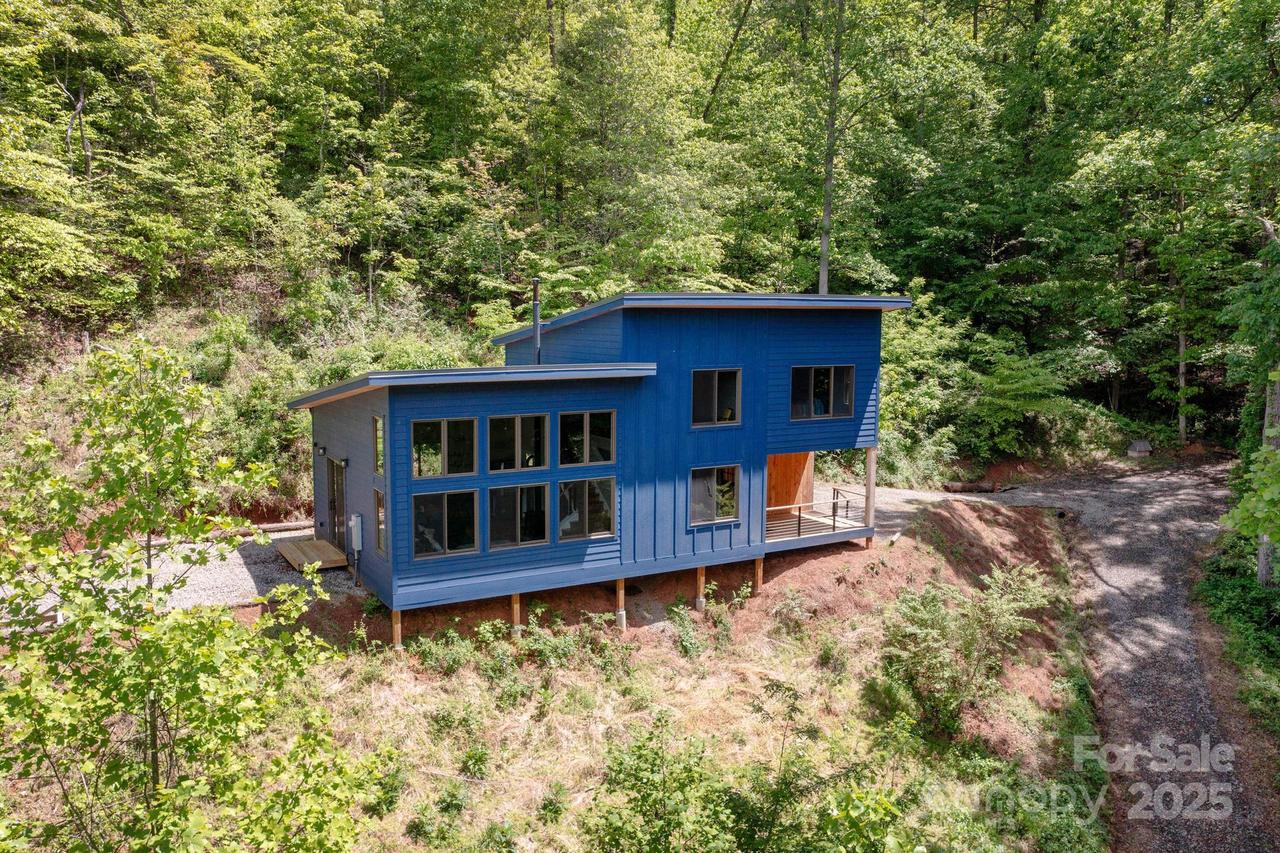 83 Mount Airy Rd., Marshall, NC 28753