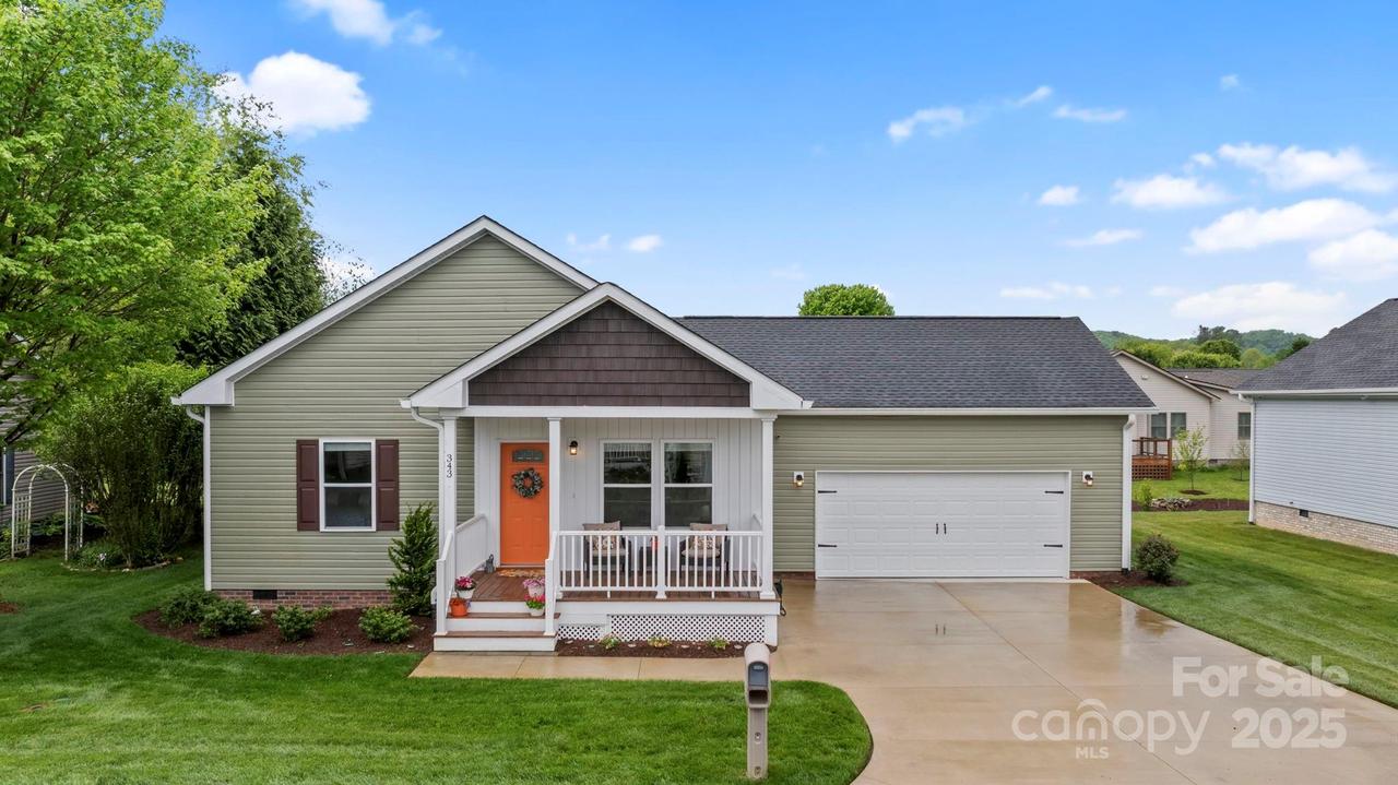 343 Beechnut Dr., Hendersonville, NC 28739