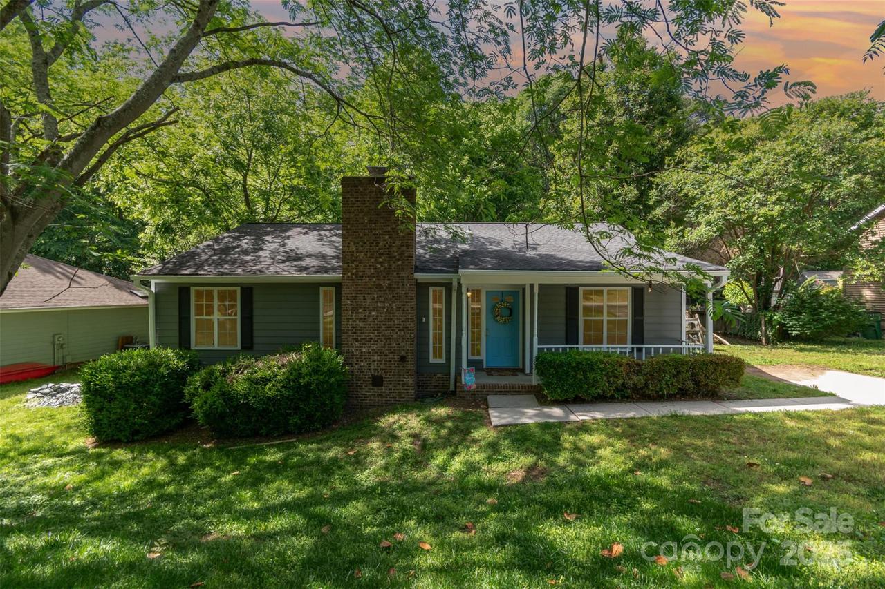 9021 Louvaine Dr., Charlotte, NC 28227