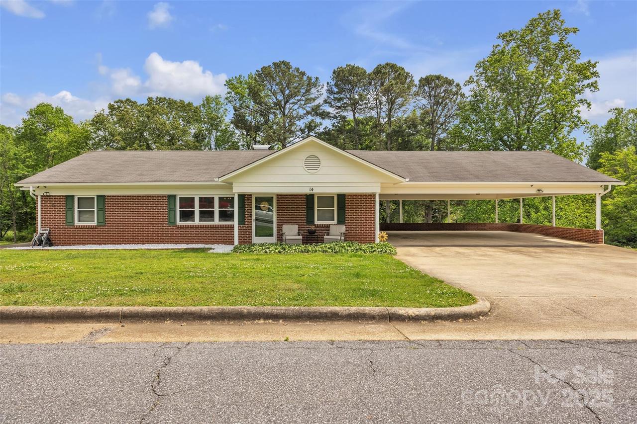 14 Maple Dr., Granite Falls, NC 28630