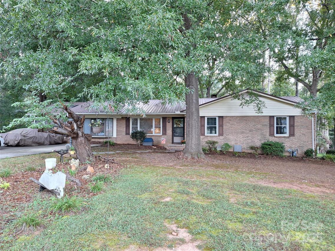 213 Del Vista Dr., Lexington, NC 27292