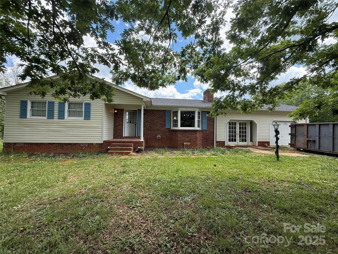 1404 Old Mill Rd., Lincolnton, NC 28092