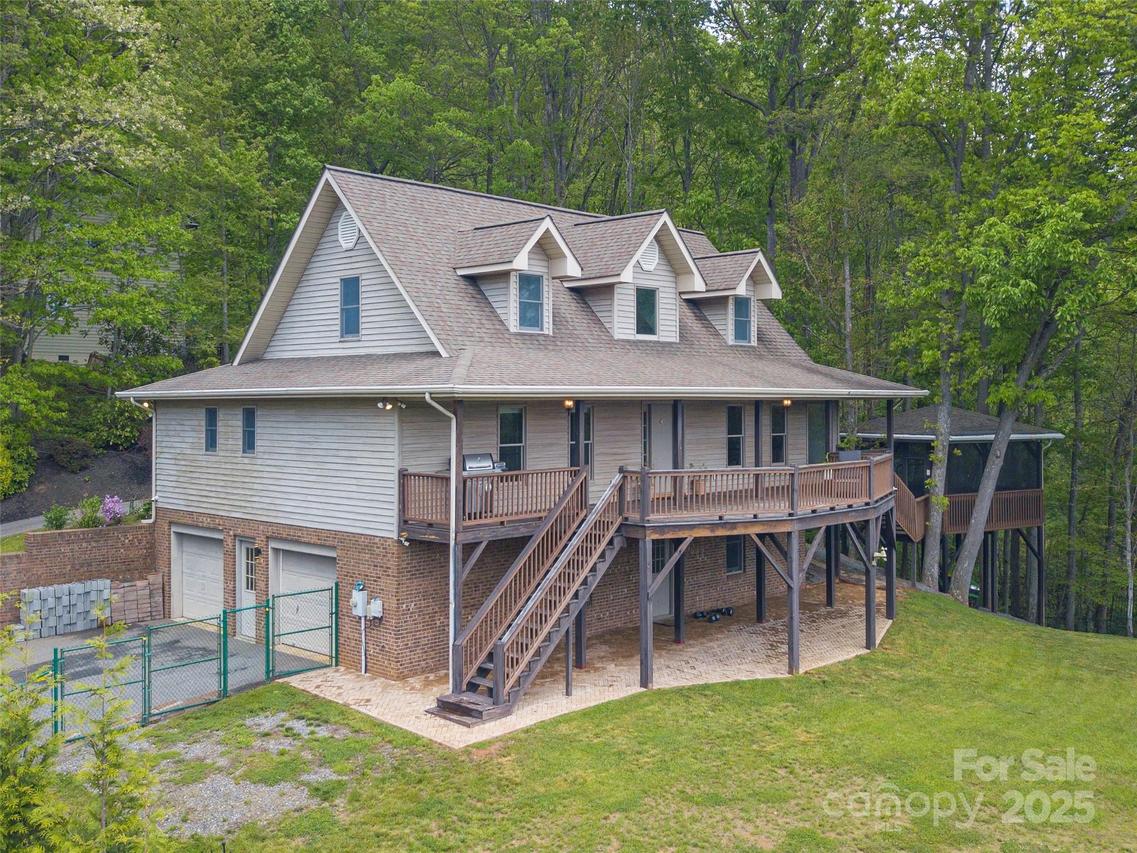 360 Lenwood Dr., Waynesville, NC 28785