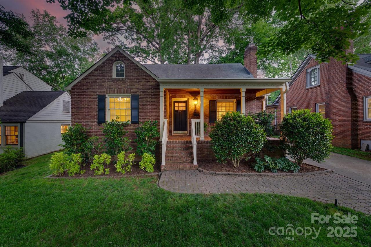 2124 Chambwood Dr., Charlotte, NC 28205