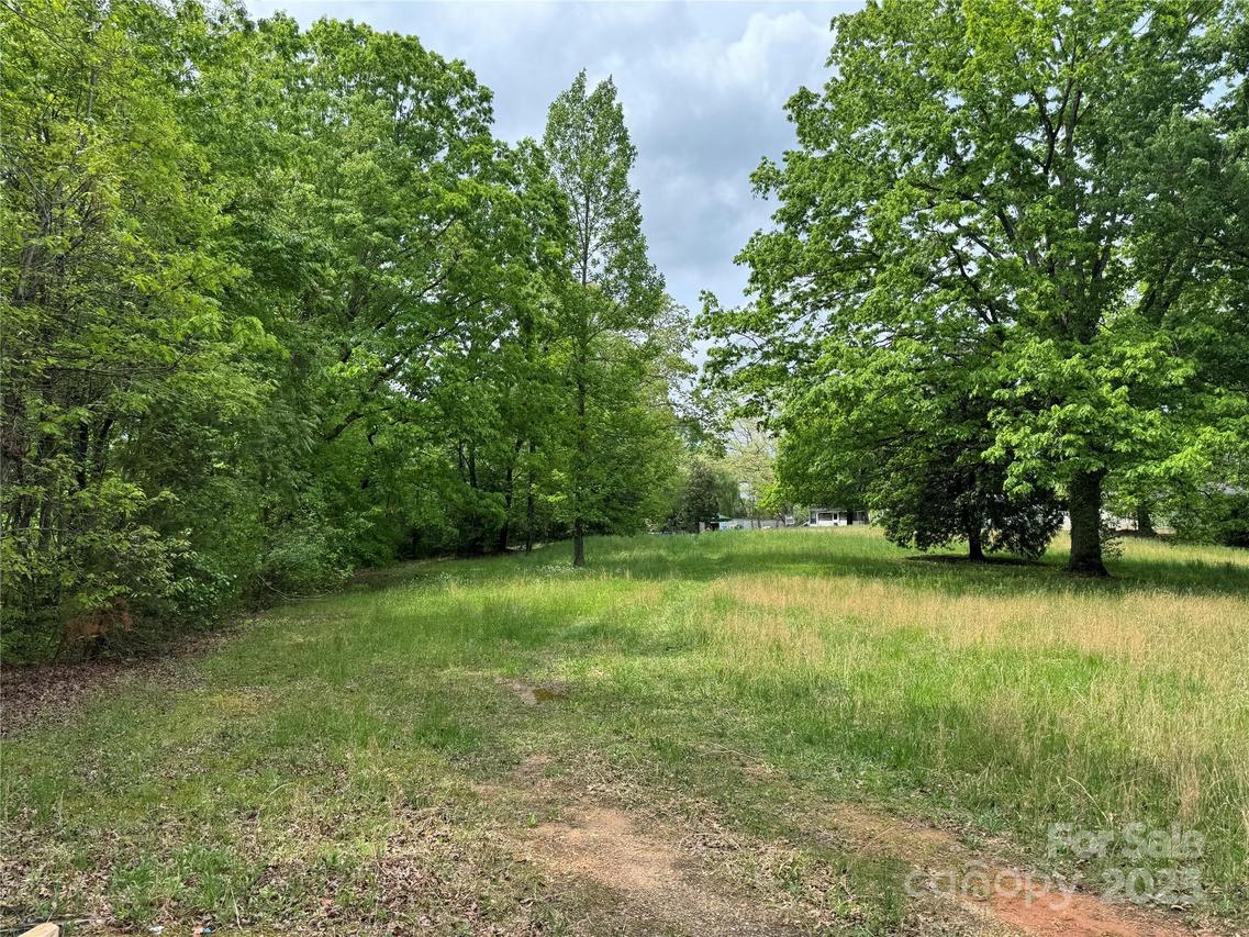 363 Shasta Ln., Lenoir, NC 28645