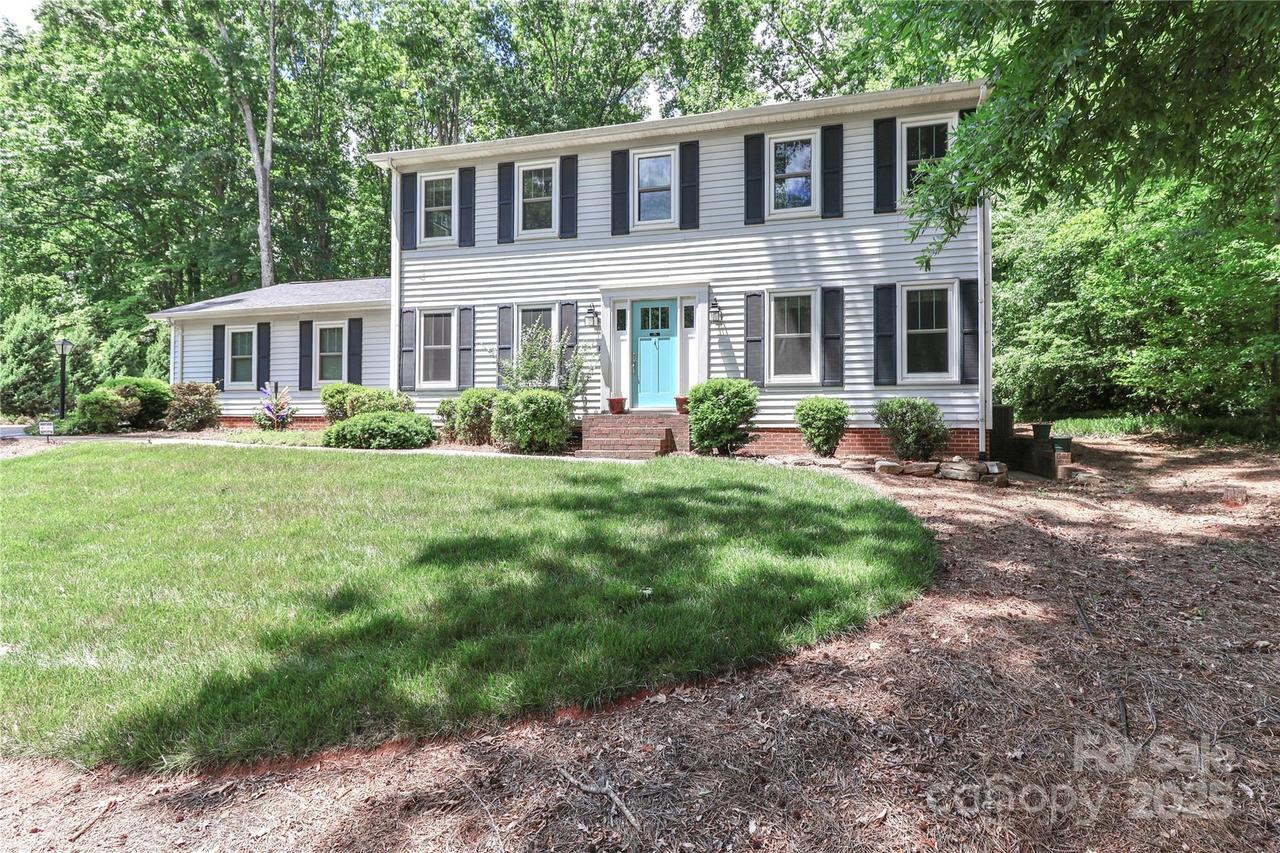 417 Florence Cir., Statesville, NC 28625