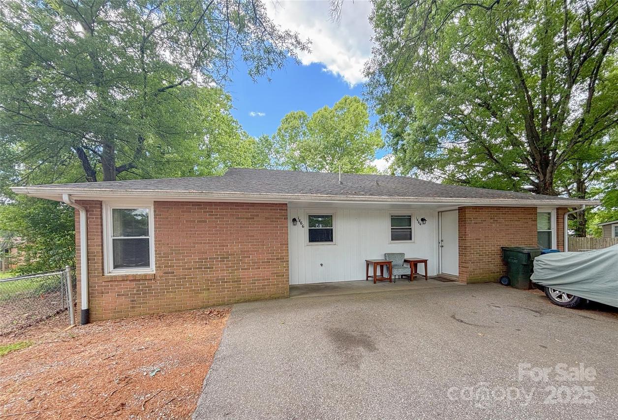 1464 19th Ave., Hickory, NC 28601