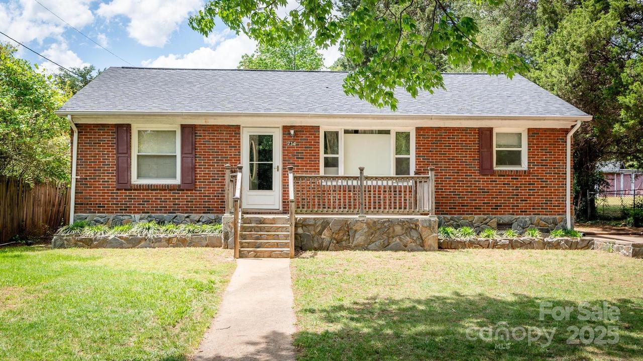 734 Club Dr., Statesville, NC 28677
