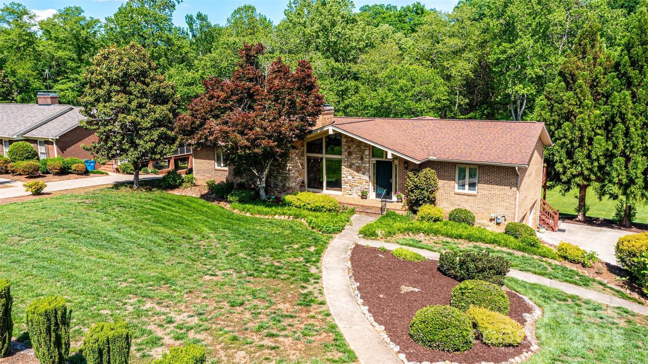 3520 4th Street Blvd., Hickory, NC 28601