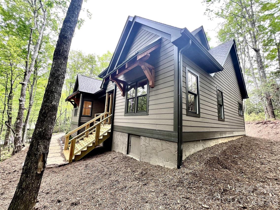 435 Soquili Dr., Brevard, NC 28712