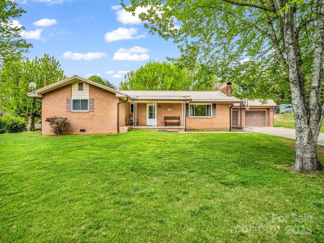 167 Whitener Rd., Penrose, NC 28766
