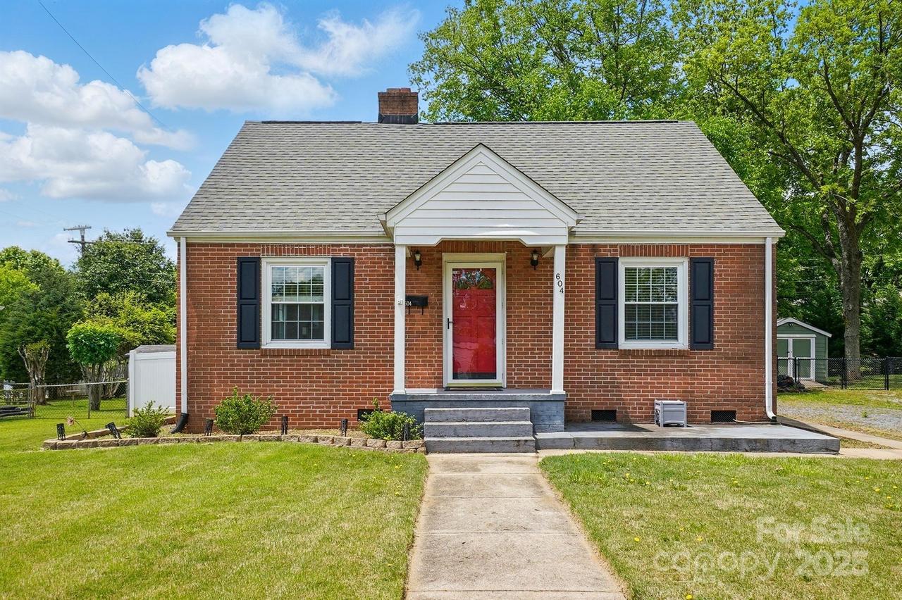 604 Meadowbrook Rd., Kings Mountain, NC 28086