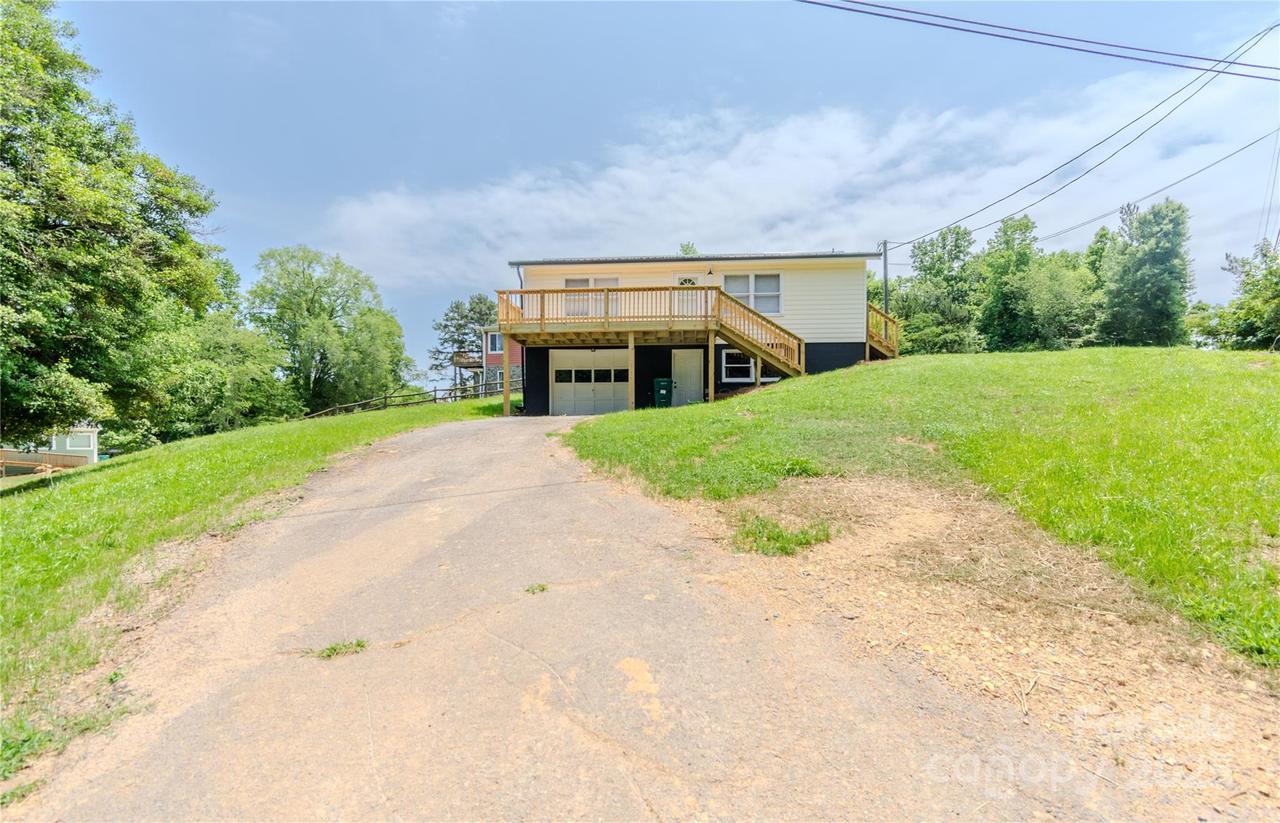 462 Berry Hill Dr., Norwood, NC 28128