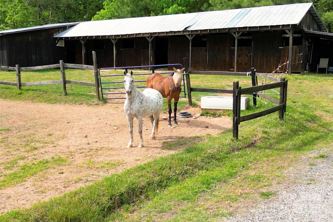 536 Brookhaven Rd., Statesville, NC 28625