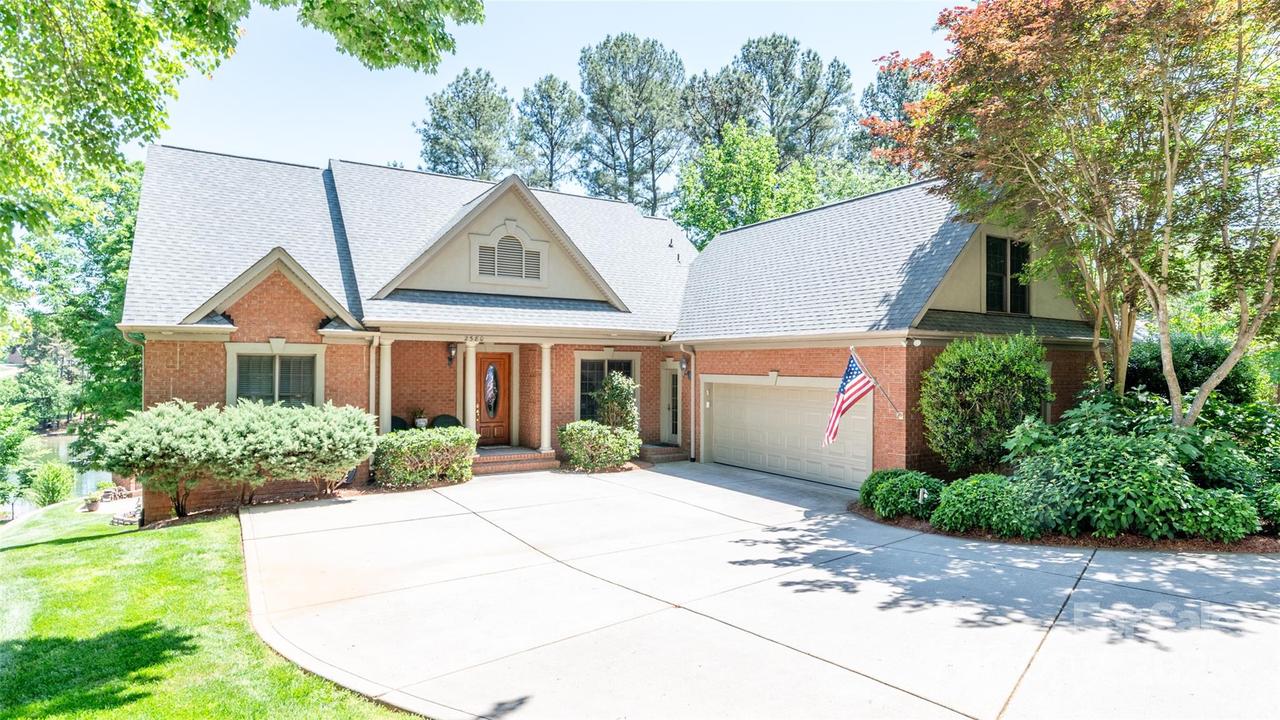 2580 Penngate Dr., Sherrills Ford, NC 28673
