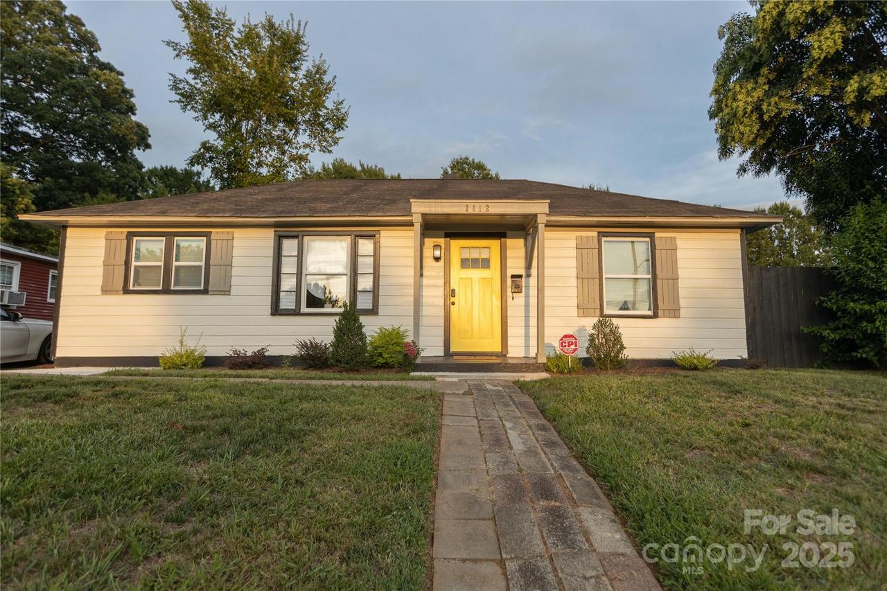 2012 Double Oaks Rd., Charlotte, NC 28206