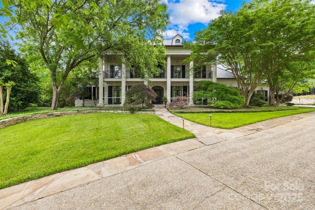 4523 Fox Brook Ln., Charlotte, NC 28211