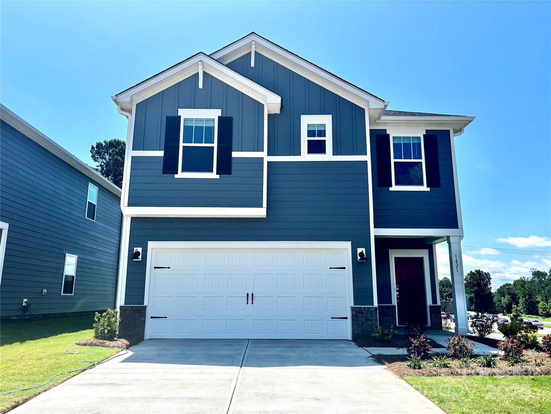 1421 Wildflower St., Newton, NC 28658