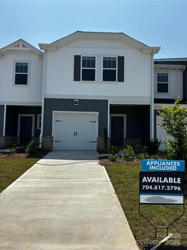 4217 Summit Woods Dr., Charlotte, NC 28216
