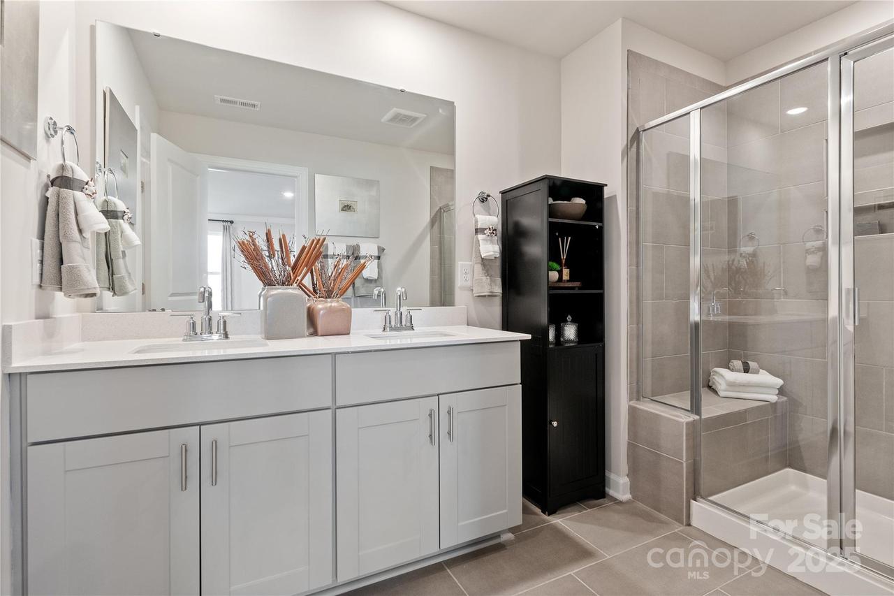 4229 Summit Woods Dr., Charlotte, NC 28216