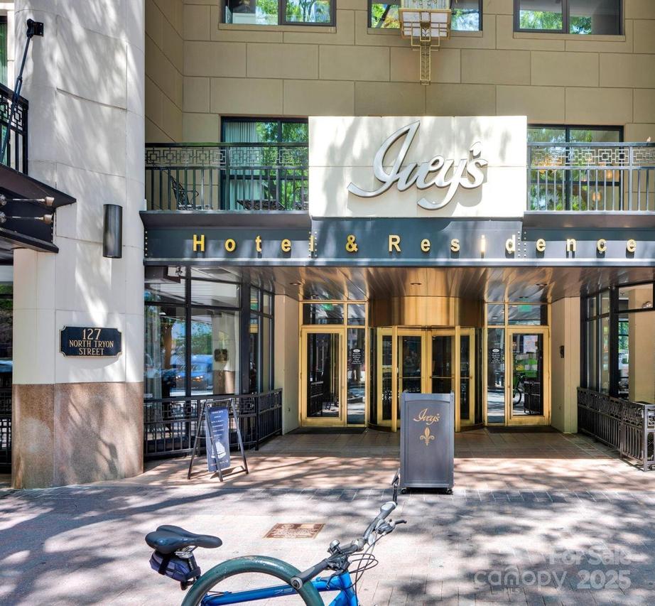 127 N Tryon St. #404, Charlotte, NC 28202