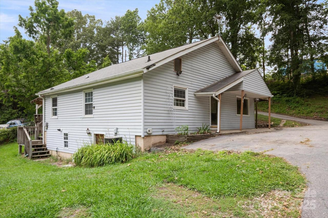 76 Lookout Rd., Asheville, NC 28804