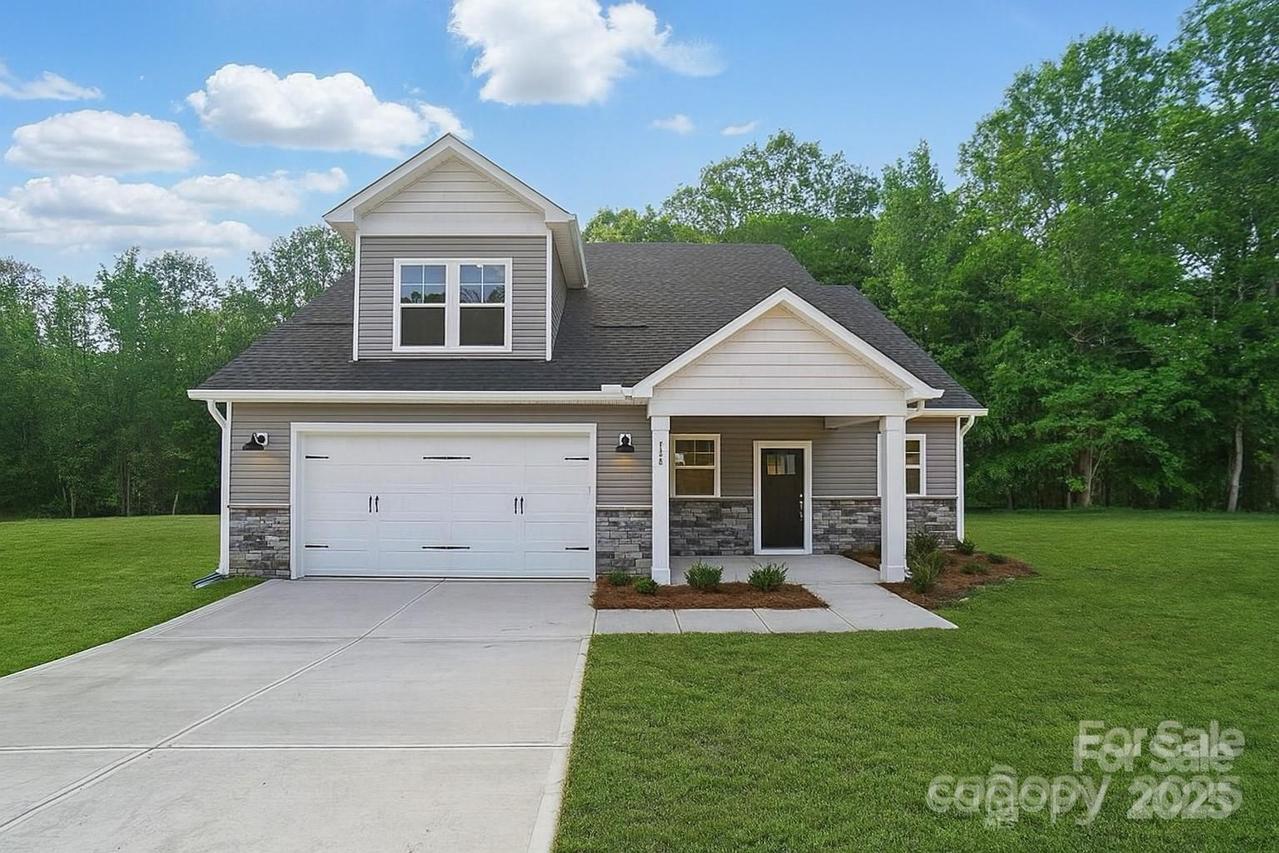908 Westminster Dr., Statesville, NC 28677