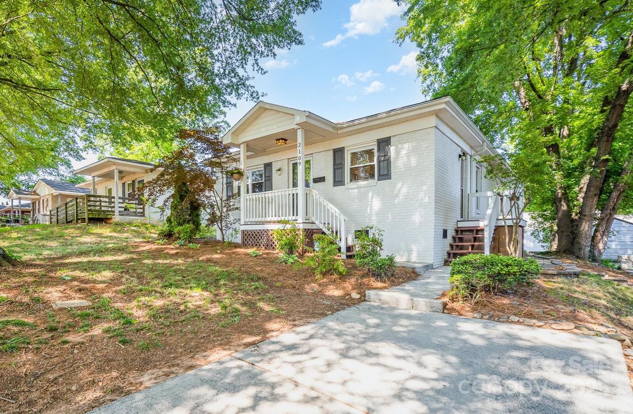 2109 Brewton Dr., Charlotte, NC 28206