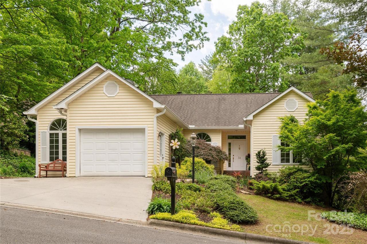 54 Wintergreen Dr., Brevard, NC 28712