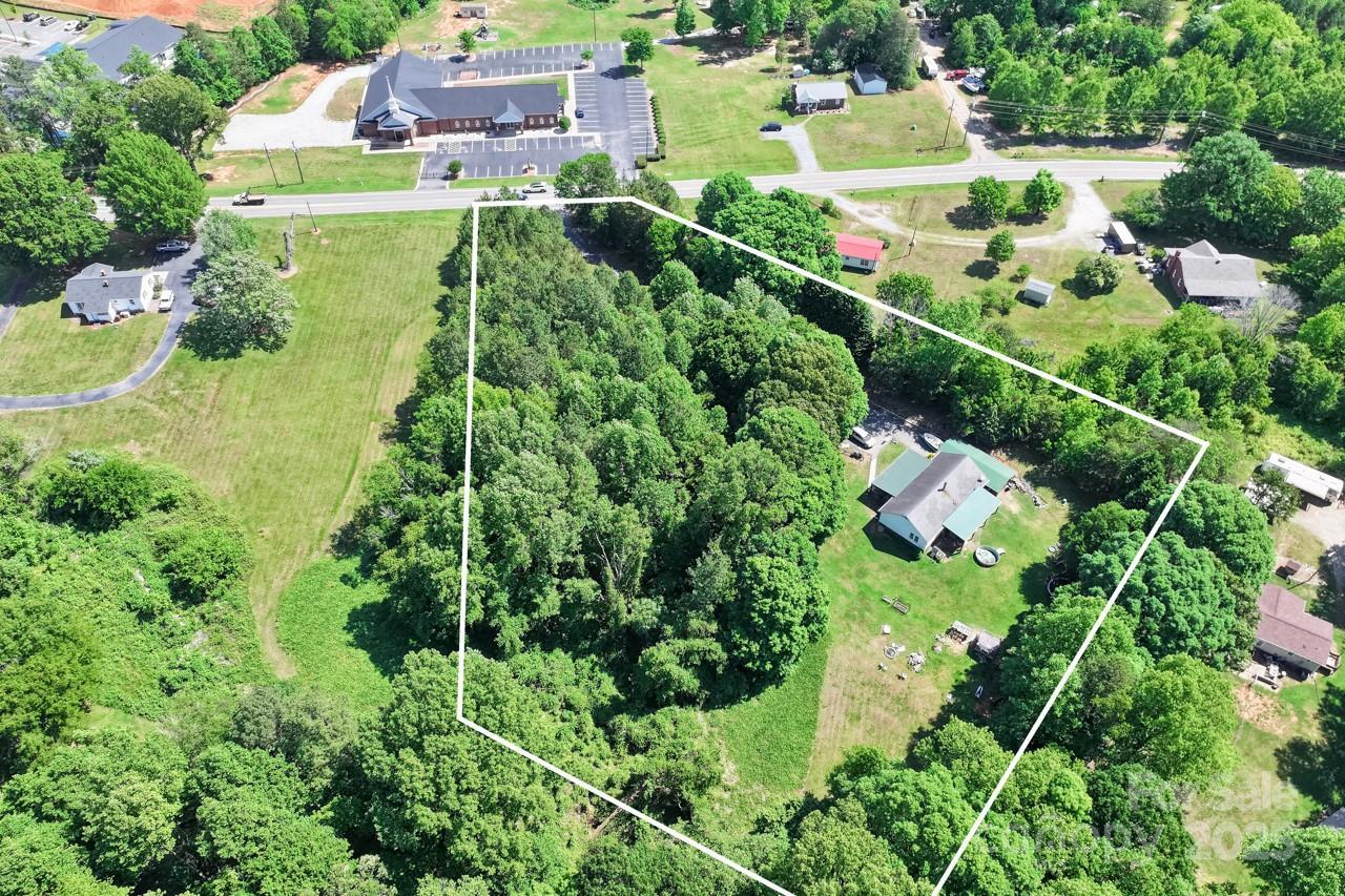 4155 Slanting Bridge Rd., Sherrills Ford, NC 28673