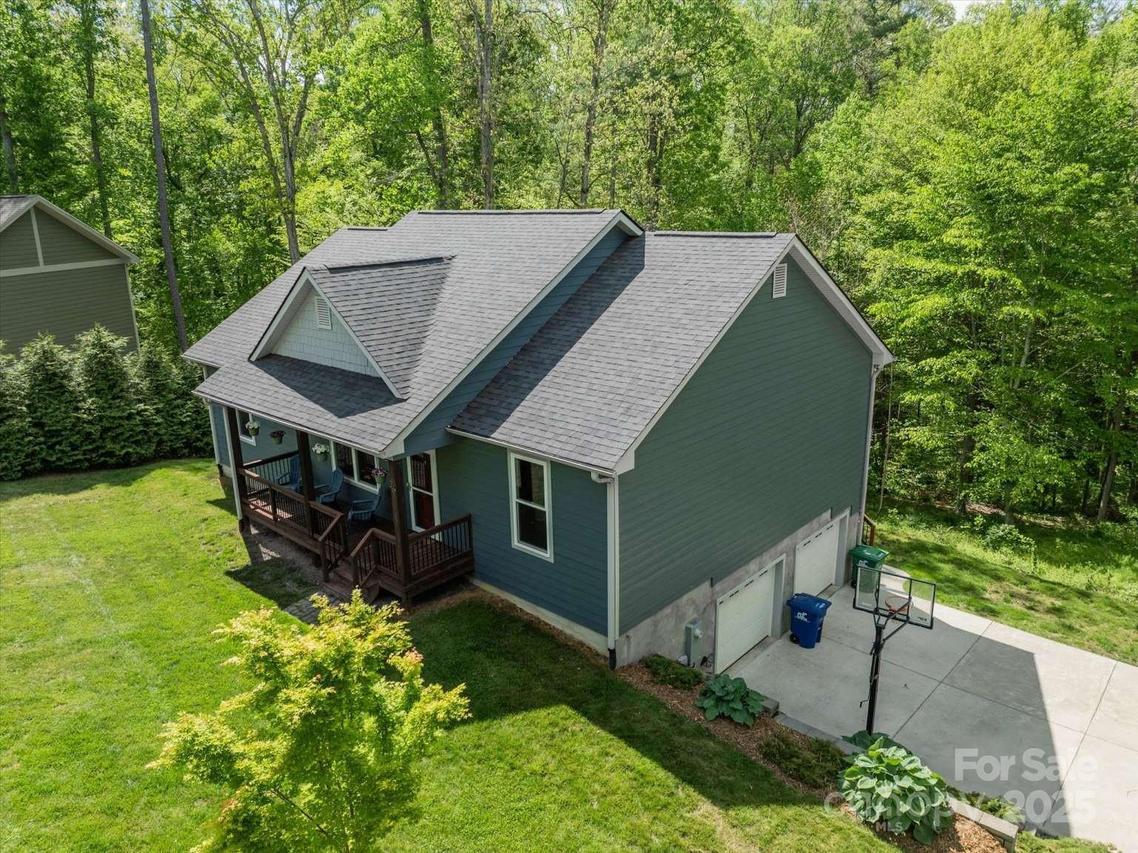 36 Nader Ave., Weaverville, NC 28787