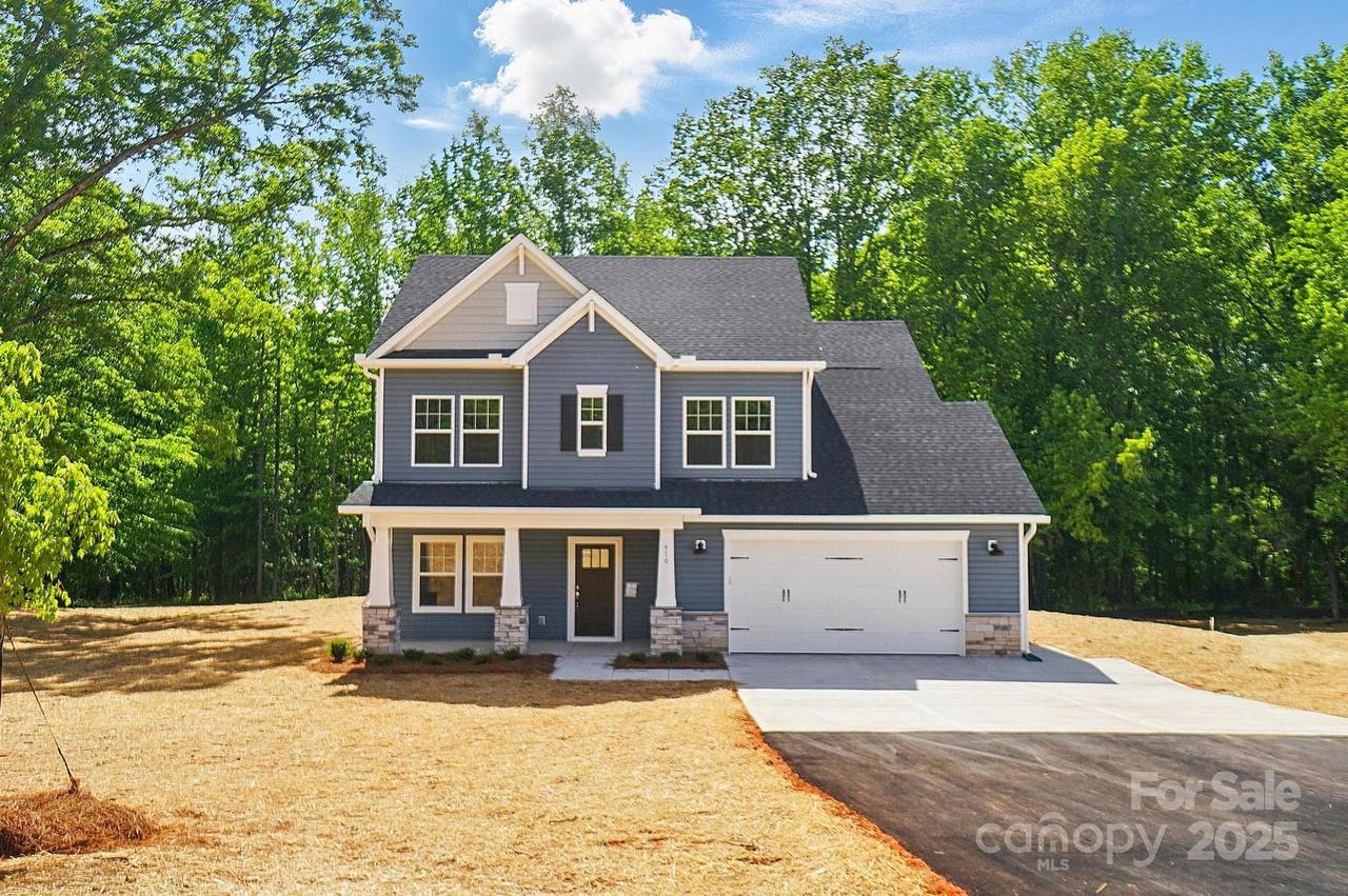 910 Westminster Dr., Statesville, NC 28677