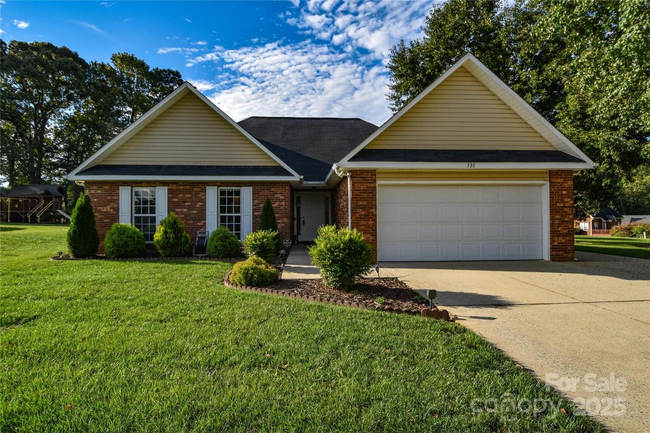 330 Kilmer Ln., Mooresville, NC 28115