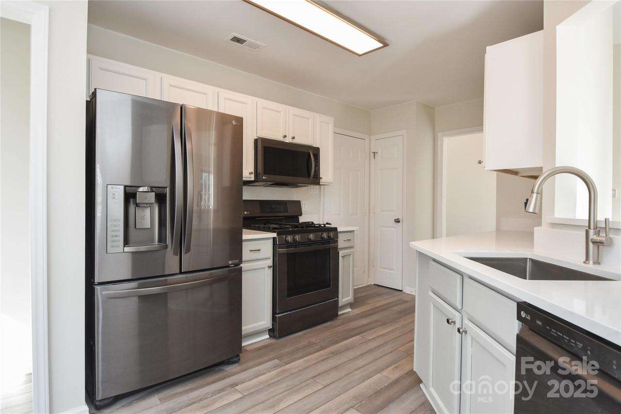 330 Kilmer Ln., Mooresville, NC 28115