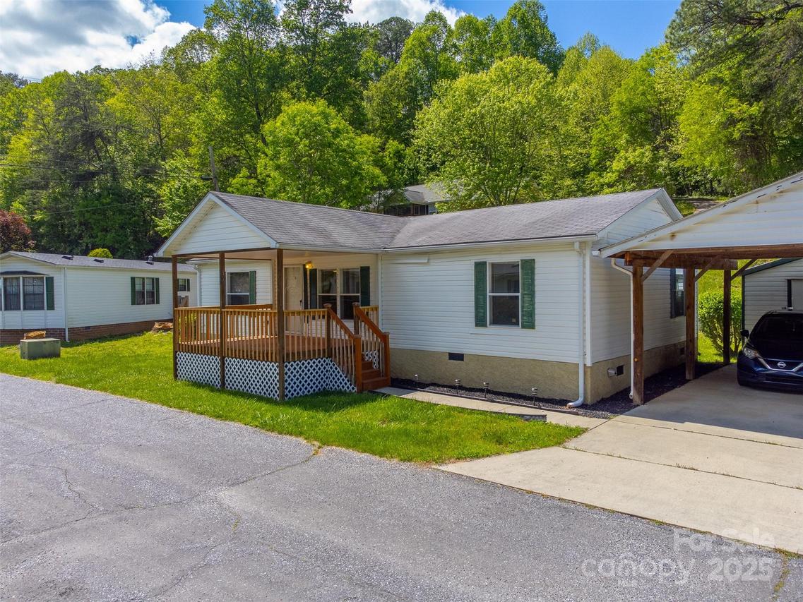 314 Chickamauga Cir., Cullowhee, NC 28723