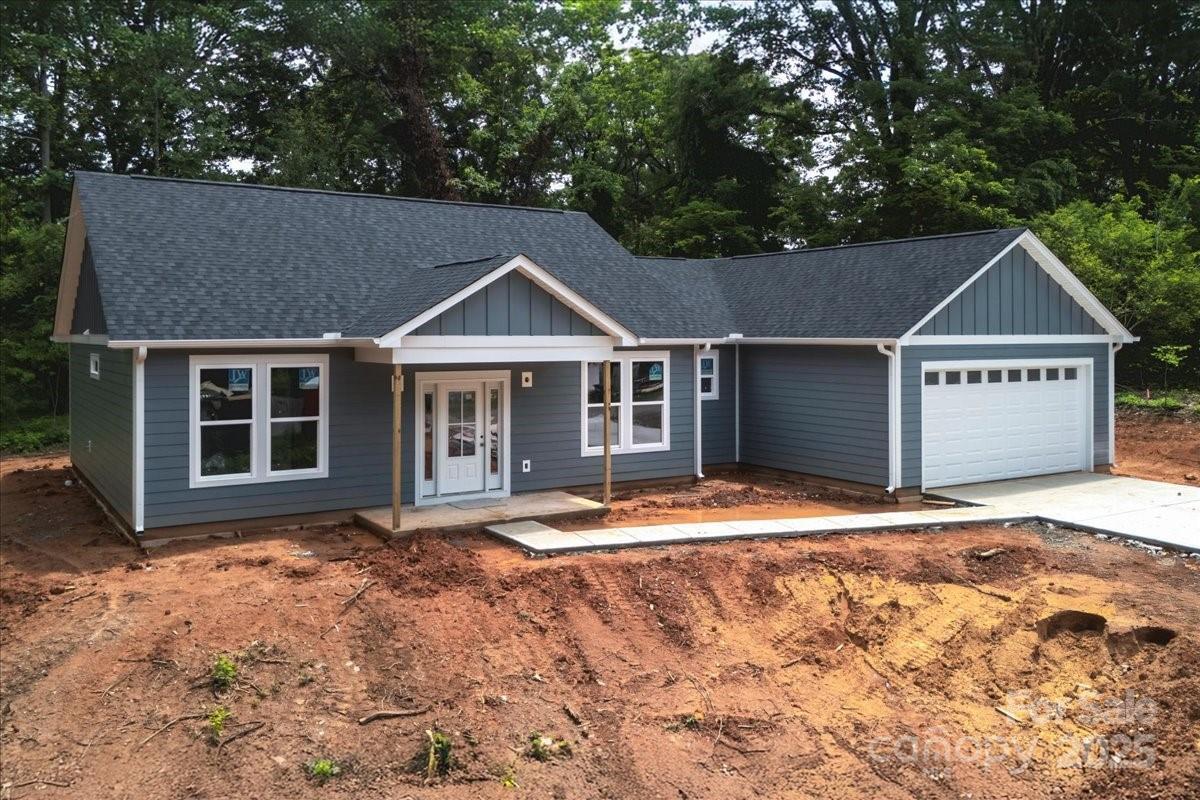 415 Dogwood Ln., Statesville, NC 28625