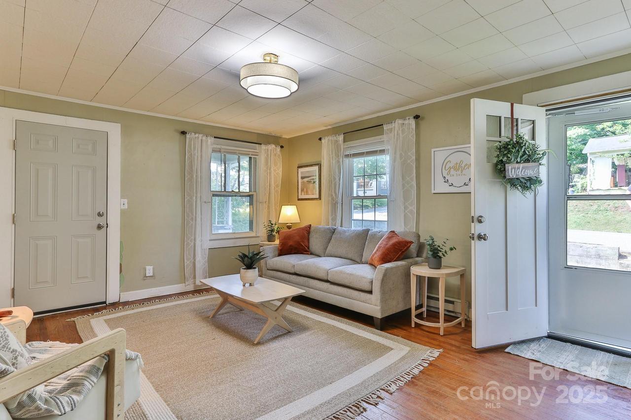 412 Woodhaven St., Lenoir, NC 28645