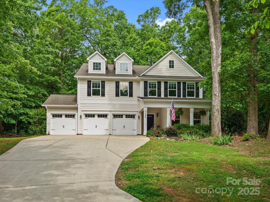 5308 Lambert Ct., Waxhaw, NC 28173