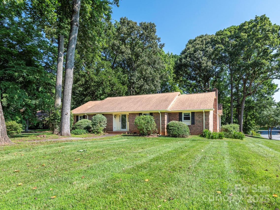 2222 Hearthstone Dr., Gastonia, NC 28056